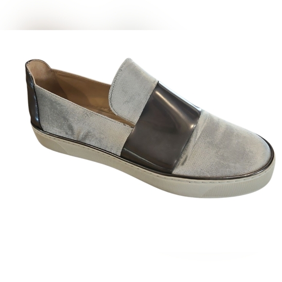 Stuart Weitzman SZ 9.5 LT. Gray Velvet With Gunmetal Band Slip On Sneaker Flat - Picture 1 of 9